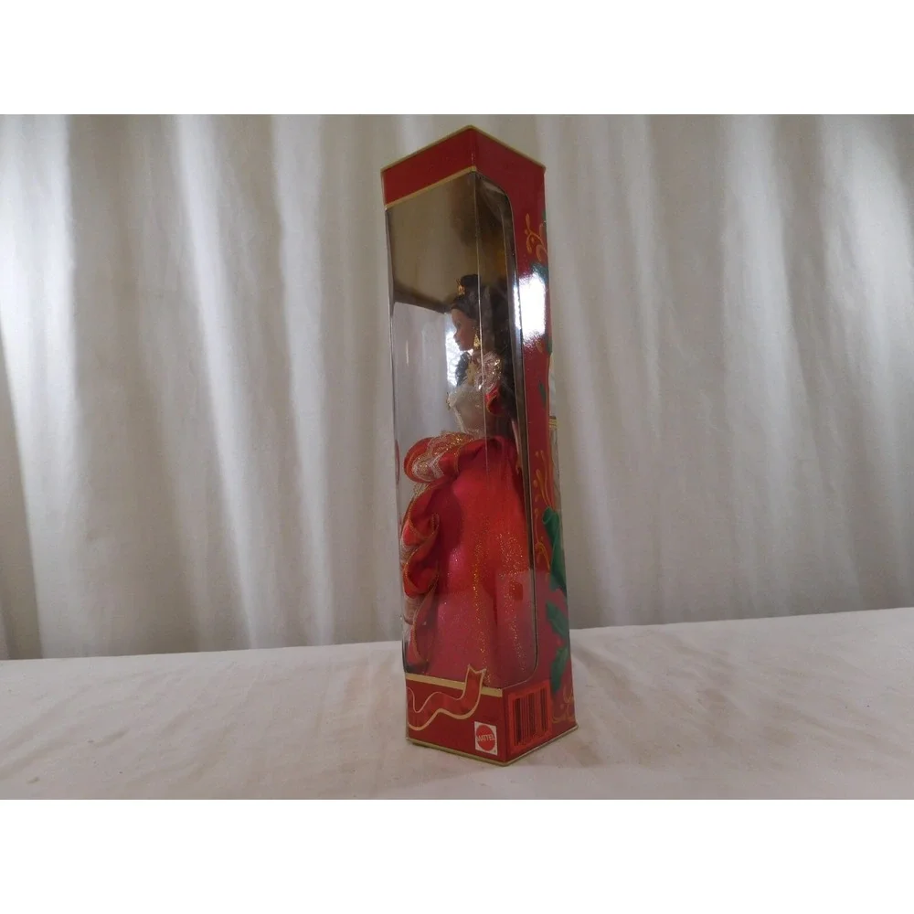 Brunette Barbie Happy Holidays #17832, Special Edition 10th Anniv. 1997 Gold